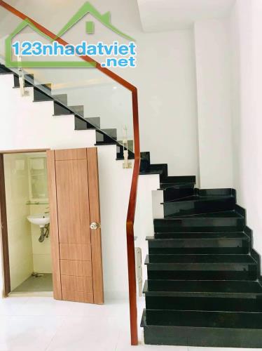 Phan Văn Trị, Bình Thạnh, 72m2, 3 tầng, 4 PN, chỉ 7,8 tỷ. - 2