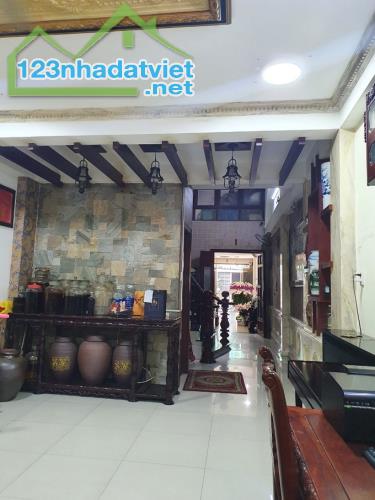 Nhà mặt tiền Ba Gia, P7, Tân Bình, 111m2, 7 tầng, nở hậu. - 2