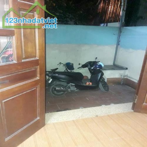Chuyển công tác bán gấp nhà Phố ngũ Nhạc 86m, 3T, MT4,6m, 4,65tỷ - 4