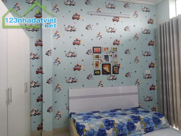Bán nhà mới CMT8 Quận 10 hẻm xe hơi 4 tầng 35m2 giá chỉ 5.9 tỉ