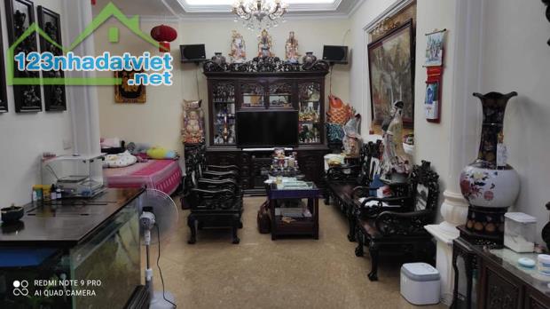 Bán Nhà Mặt phố Ngọc Hà Ba Đình KD hiệu quả 101m 5T MT 5m, giá 32 tỷ 5. LH 0849149102.