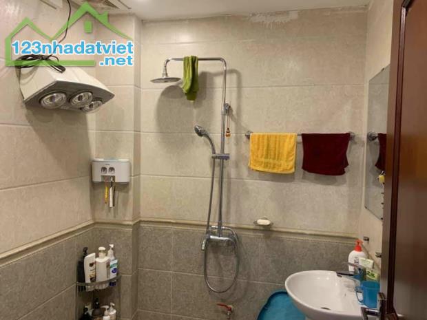 Cần bán nhà khu Ái Mộ , Bồ Đề, Long Biên DT75m2. 5 Tầng. MT5,8m.Kinh doanh
