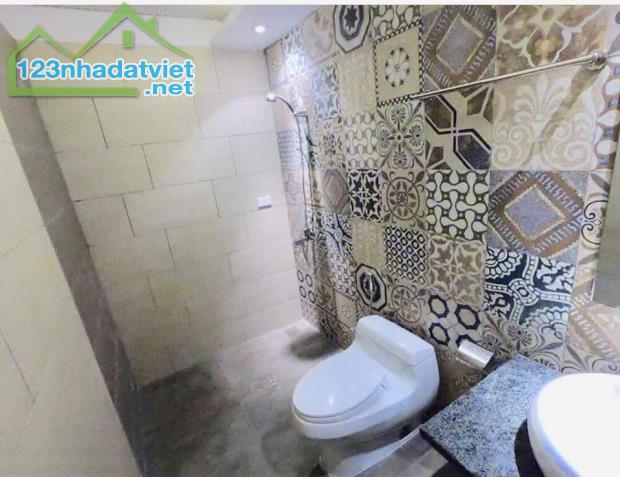Bán nhà phố Ngọc Khánh, 75 m2, ô tô đỗ cửa, phố kinh doanh các mặt hàng. - 1