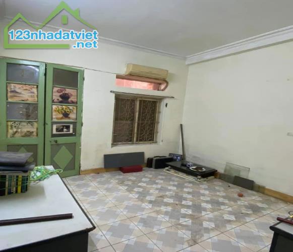Nhà tôi ở sinh sống ba đời kinh doanh,mặt phố,24m, MT3,5, 3,8 tỷ