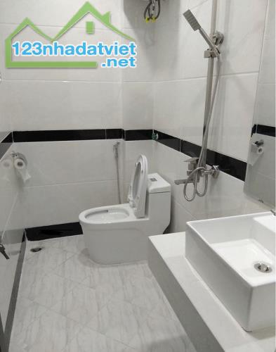 Bán nhà phố Trần Quang Diệu, DT 44mx5T , ô tô cách 20m , MT 4m , giá 5,2 tỷ Lh 0911002289 - 2