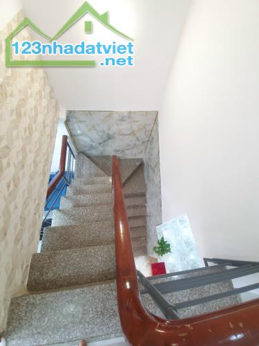 Bán nhà hẻm xe hơi Quận Gò Vấp, 40m2 giá yêu thương 3.86 tỉ - 1