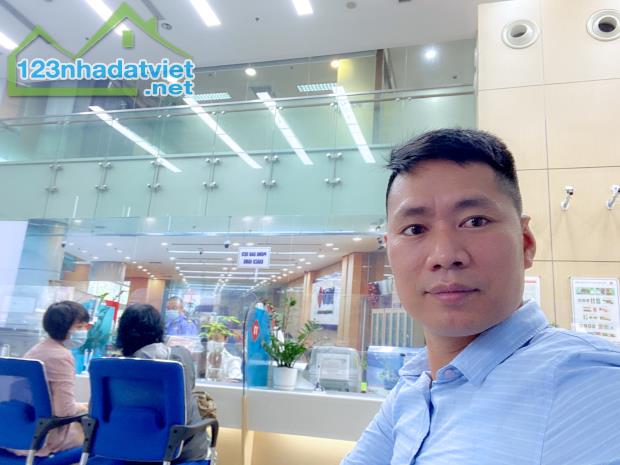 Bán nhà Mặt phố Ngô Gia Tự, Long Biên, vỉa hè rộng, mặt tiền rộng cho thuê 30tr/tháng.