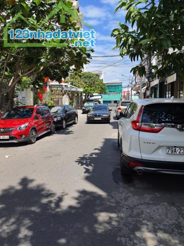 Bán nhà mặt tiền đường TP. Nha Trang, 108m2 giá chỉ 8.1 tỉ