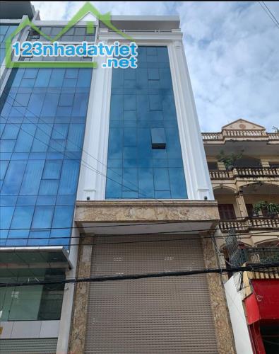 Cho thuê tòa nhà mặt phố Nguyễn Khang. DT: 120m2 * 8 tầng + 1 hầm, MT: 8m. Giá: 180 tr/th