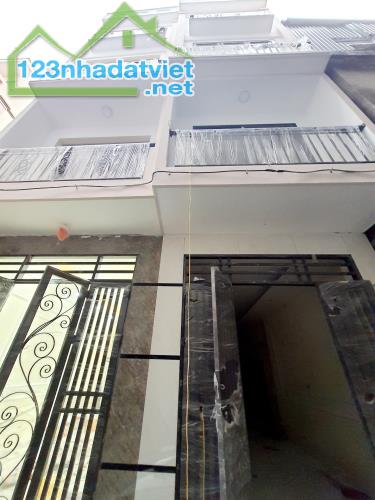 BÁN GẤP NHÀ GIÁP NHỊ, HOÀNG MAI – 45M2, 5 TẦNG, 3.4 TỶ