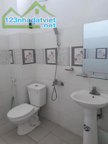 Nhà Trường Chinh,10 m ra phố 35m2x5 tầng, MT 3.5m, Giá 4.1 tỷ LH: 0911002289 - 1