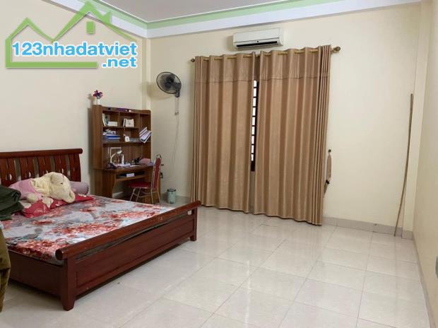 Nhà Trường Chinh,10 m ra phố 35m2x5 tầng, MT 3.5m, Giá 4.1 tỷ LH: 0911002289 - 2