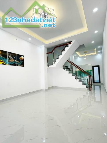Kẹt Bank, bán gấp nhà HXH CMT8, Quận 3, 80m2, chỉ 15 tỷ 600 - 1
