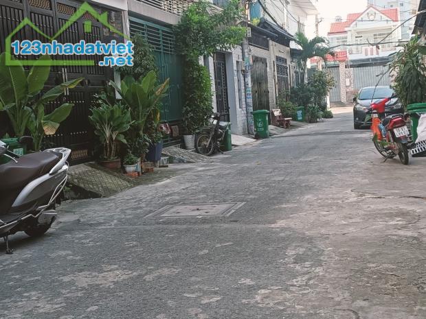 HXH 730 Hương Lộ 2, BTĐ A, Bình Tân, 5.1x16, 4T ở ngay nhỉnh 6 tỷ TL
