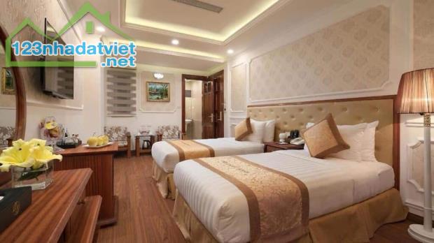 Bán Khách sạn 4 sao phố Duy Tân, Cầu Giấy, 10 tầng, 72 phòng, doanh thu khủng, giá 220 tỷ - 1
