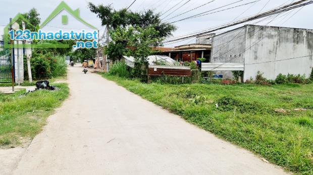 bán đất 20x47m gần cổng KCN Tân Đức xã Đức Hòa Hạ, Đức Hòa, Long An giá 11.6 tỷ