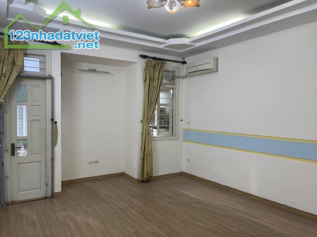 Bán đất tặng hai nhà Trần Quốc Vượng Cầu Giấy giá đầu tư vị trí KD tốt 180m2 17,6 tỷ . - 1