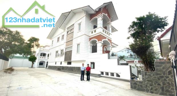 Bán Biệt Thự 2 MT sân vườn Garden Villa 817m2, P. Hiệp Bình Phước TP Thủ Đức - 4