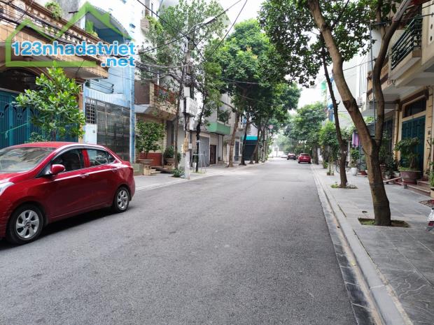 Khu phân lô vỉa hè xe buýt 918 sân Golf Phúc Đồng long Biên 39m 5 tầng 6.5 tỷ - 4