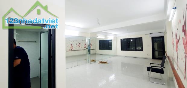 Mặt Phố Phạm Văn Đồng 70m2*6 Mặt Tiền 5m Vỉa Hè 2 Thoáng Ô Tô KD Giá 21 tỷ Lh 0824564222. - 1