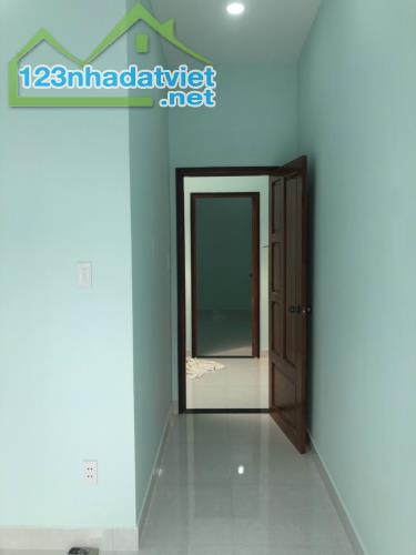 Tôi kẹt tiền bán gấp căn nhà 1 lầu 1 trệt giá 2tỷ100tr/30m2 liên hệ chính chủ 0906840599 - 4