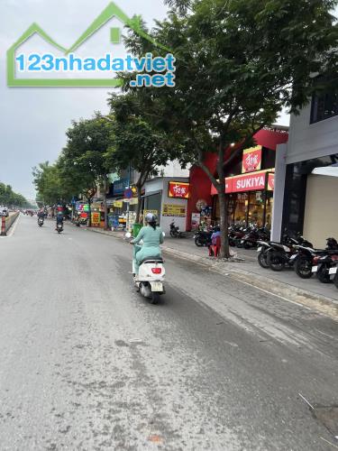 Mặt tiền Phú Trung Tân Phú 140m2 8.3x17, nhà hàng đông khách, ngộp bank bán nhanh 21 tỷ TL