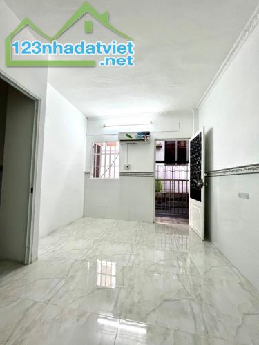 Chính chủ cần bán gấp nhà mới sát mặt tiền, 48m2, 3 tầng, 2PN,3WC - 1