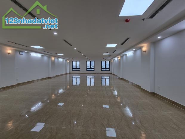 Mặt phố Quan Hoa 200m2 MT 10m 9 tầng 98 tỷ .