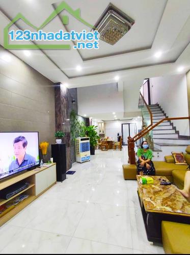 Q.Hải Châu, Lê Duẩn – Xe Hơi vào Nhà - 1Trệt 2Lầu, 68m2(5mx13,5m), 6.6tỷ TL(0935sáu21182) - 1