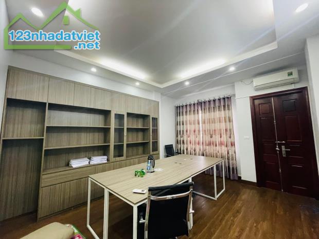 Nhà Phố Trần Quốc Hoàn 70m2*5 Ở Ngay 2 Thoáng Ô Tô Kinh Doanh Giá 18.8 Tỷ Lh 0824564222.