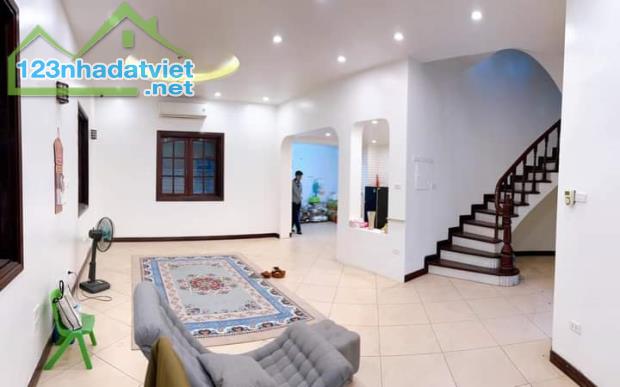 MẶT PHỐ HOA LỆ, Tô Ngọc Vân. MB 199M². Chào 84 tỷ. - 2