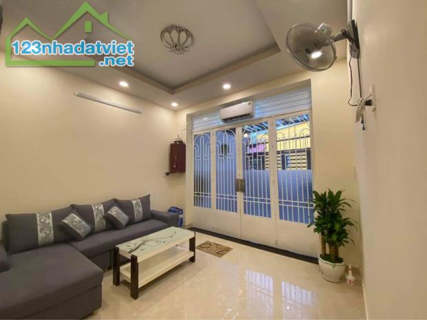 Khu VIP không quy hoạch, dt đất 48,3m2 , để lại nội thất, quận 4, phường 4,lh 0989149953