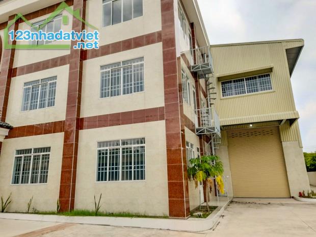 BÁN NHÀ XƯỞNG MỚI DTSD 6.300M2, XÂY 2 TẦNG KCN HẢI SƠN, ĐỨC HÒA, LONG AN - 2