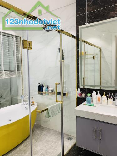 Bán gấp nhà Mễ Trì- Nam Từ Liêm 66m2, MT 5,2m, 6 tầng-Thang Máy- Ô tô tránh 11 tỷ - 2