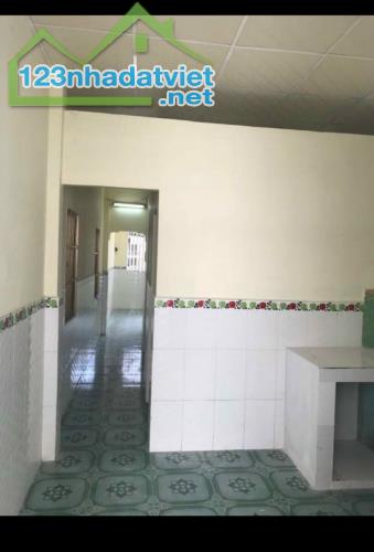 Cần bán nhà cấp 4 hẻm xe tải Trần Quý Cáp, gần bến xe nam