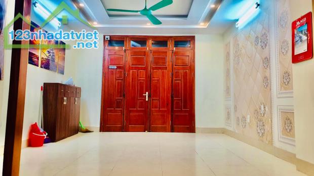 Bán nhà Cầu Giấy Lạc Long Quân lô góc 60m2 mt5m phân lô vỉa hè oto vào nhà 12,5 tỷ. - 2