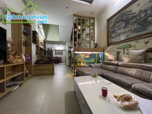 BÁN NHÀ HỒ TÙNG MẬU, OTO ĐỖ CỔNG, 56 M2X6T 5,6M MẶT TIỀN, VỪA Ở KINH DOANH NHỈNH 5 TỶ