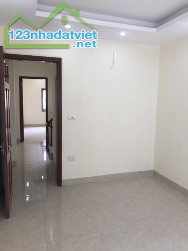 Bán nhà Phố Văn Phú Hà Đông, ô tô đỗ cửa, 35m*4T giá bán 4.5 tỷ. Lh 0975100988. - 4