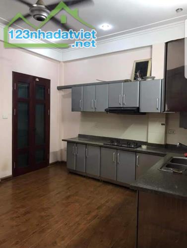 Bán nhà mặt phố Vĩnh Hồ 62m2, 5 tầng, mặt tiền 5,8m, gần ngã 3 giao Tây Sơn, Giá 12,6 tỷ - 2