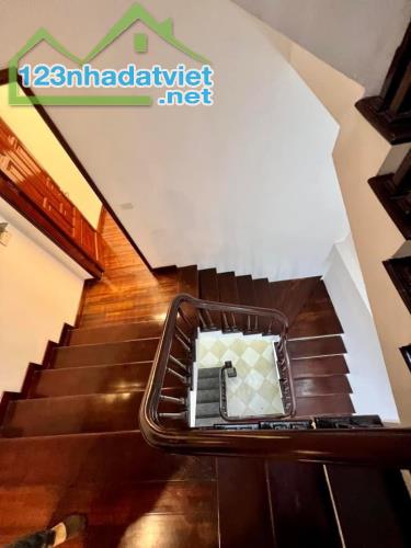 Hiếm, Bán nhà Trung Văn, Nam Từ Liêm,mới đẹp, ở sướng, ô tô gần,  45m2×5t, chỉ 4.5 tỷ.