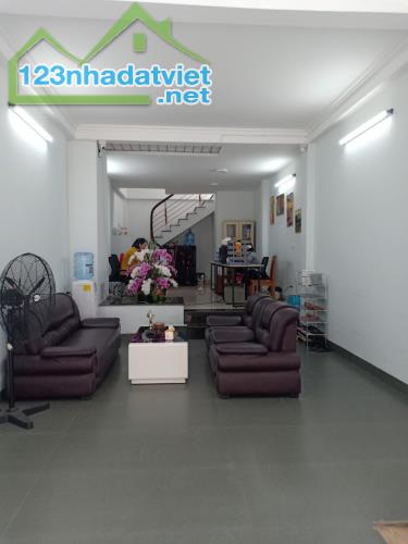 Cho thuê nhà nguyên căn kdt vườn đào, tây hồ 60m2x5T thông sàn - 3