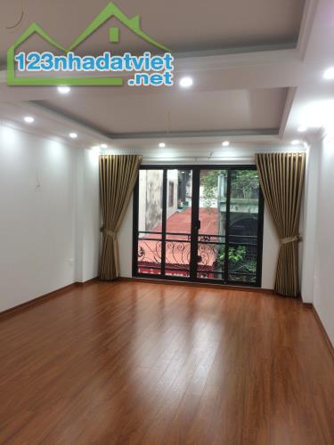 Bán nhà 6T thang máy Kim Đồng Hoàng Mai 52m MT5m 14.8tỷ lô góc kinh doanh.LH:0397194848 - 1