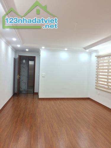 Bán nhà 6T thang máy Kim Đồng Hoàng Mai 52m MT5m 14.8tỷ lô góc kinh doanh.LH:0397194848