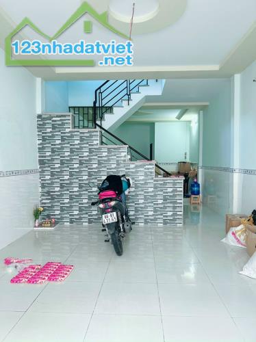Nhà bán Bình Long 7x7m đúc 1 tấm giá 3.5 tỷ