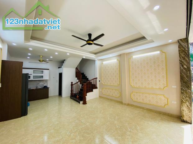 4 TỶ CÓ NGAY NHÀ HỒ TÙNG MẬU, 40M2×5T LÔ GÓC, THOÁNG SÁNG, NGÕ THÔNG, NỘI THẤT ĐẦY ĐỦ - 1