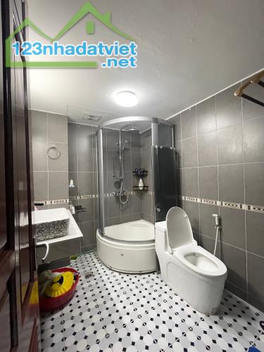 Tôi chính chủ cần bán căn nhà tại Tây Hồ 227m2 mt9,5m KD tốt giá mong muốn 88 tỷ. - 3