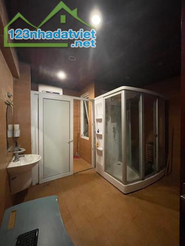 Tôi chính chủ cần bán căn nhà tại Tây Hồ 227m2 mt9,5m KD tốt giá mong muốn 88 tỷ.