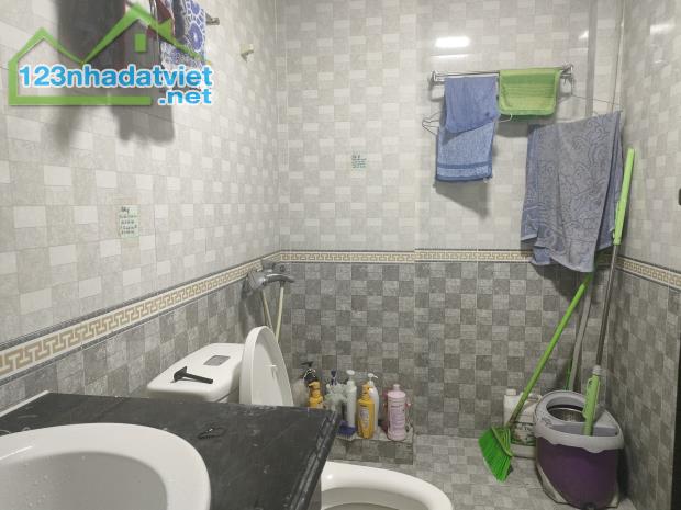 Bán Nhà Ở Mặt Phố Hàng Bún Kinh Doanh Đẹp Diện Tích 159m 4 Tầng Mặt Tiền 4m Gía 48 tỷ.