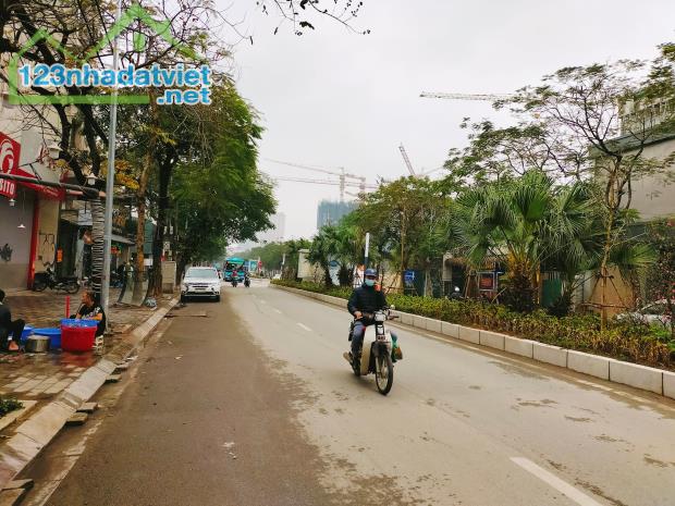 ĐẤT VÀNG LẠC LONG QUÂN, TÂY HỒ:84M, MT 5M, GIÁ 28,5 TỶ