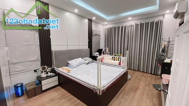 NHÀ PHỐ NGUYỄN KHÁNH TOÀN- CẦU GIẤY 50M2, MẶT TIỀN 4,2M- Ô TÔ TRÁNH - KD CHỈ 11 TỶ - 1